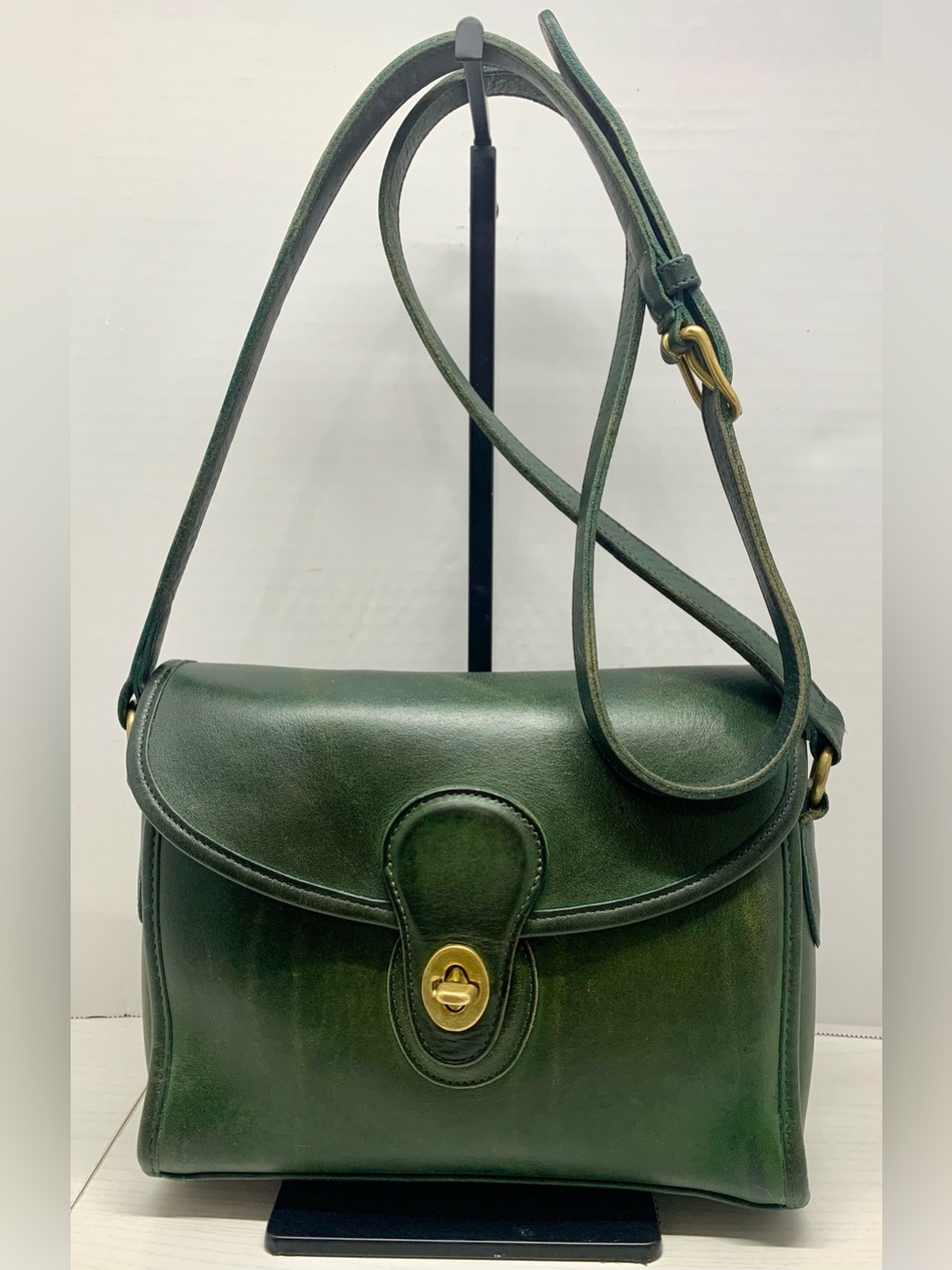 Coach Vintage Devon Bag 9908 Green Leather Turnlock USA Made - Picture 2 of 14